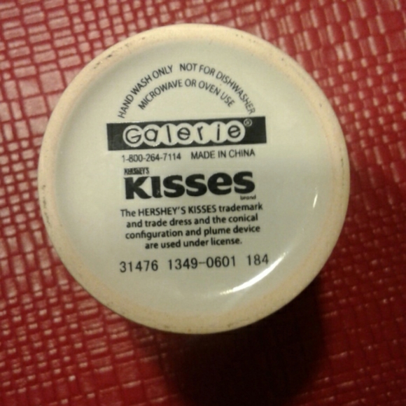 💕Hot Cocoa Hershey's Kisses Travel Mug💕 - Picture 4 of 4